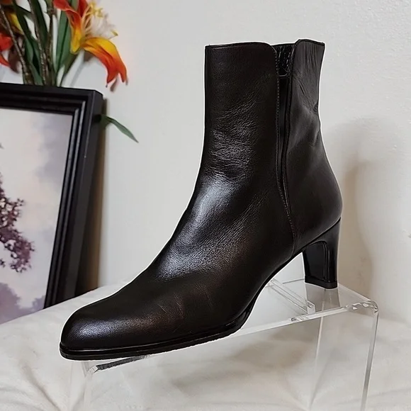 RARE Vintage Stuart Weitzman Heeled Boots Dark Brown Nappa Leather Ankle Booties - Picture 2 of 16